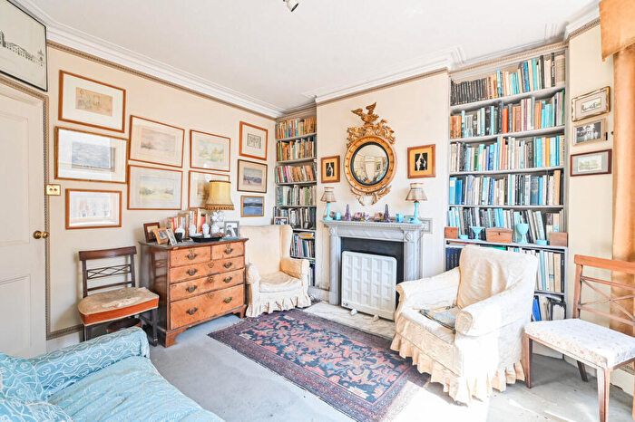 1 Bedroom Flat For Sale In St Peters Street, Islington, London, N1
