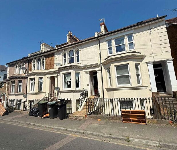 1 Bedroom Flat To Rent In Darnley Street, Gravesend, DA11