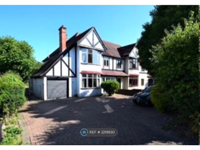 4 Bedroom Semi-Detached House To Rent In Sandy Lane South, Wallington, SM6
