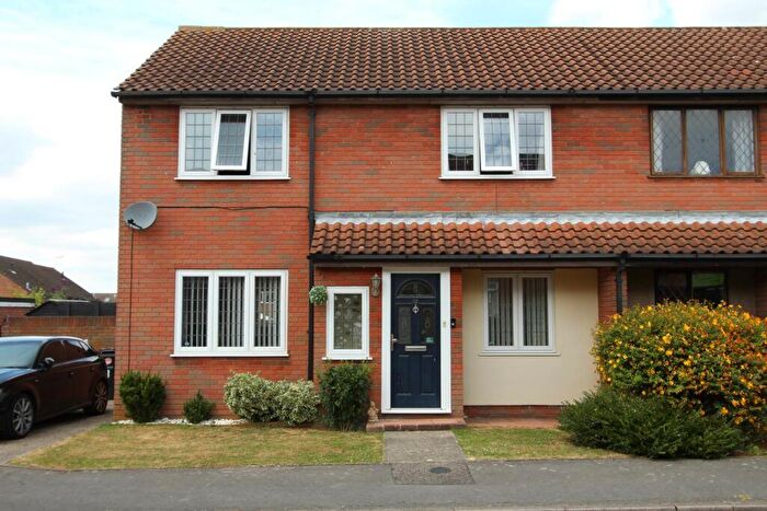 3 Bedroom Semi-Detached House To Rent In Rettendon Close, Rayleigh, SS6