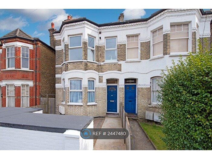 2 Bedroom Flat To Rent In Wolfington Road, London, SE27