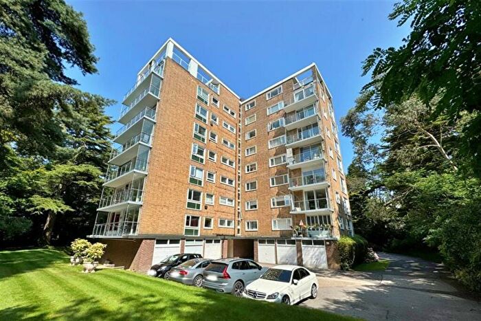 2 Bedroom Flat To Rent In Branksome Park, BH13