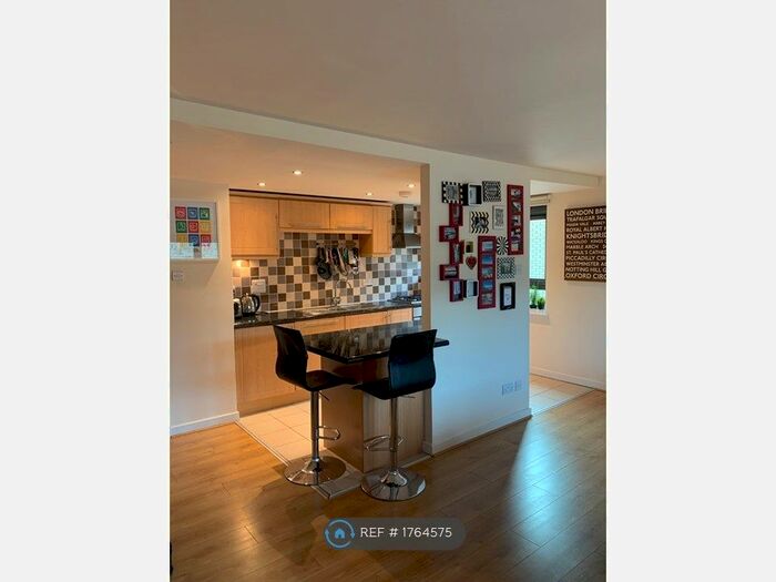 2 Bedroom Flat To Rent In Kent Road, Glasgow, G3