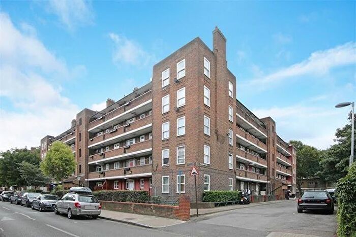 3 Bedroom Flat To Rent In Lilford Road, London, SE5