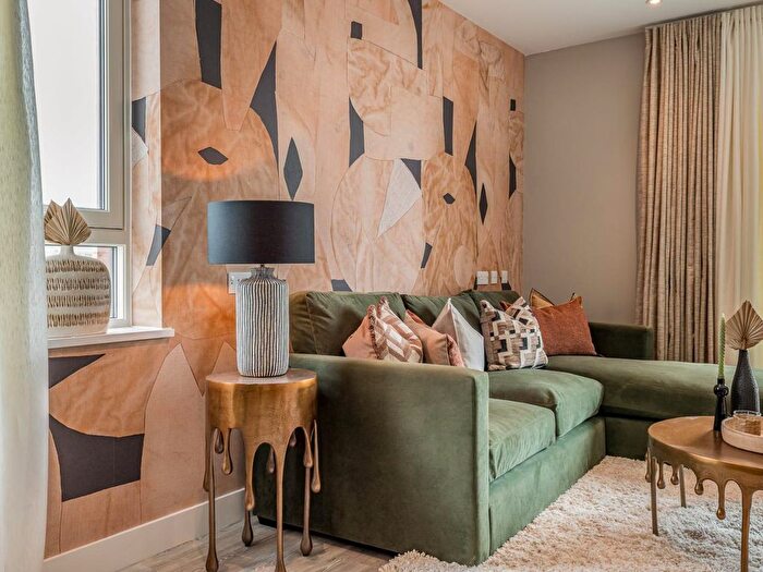 2 Bedroom Flat For Sale In Kent Avenue, Dagenham, RM9