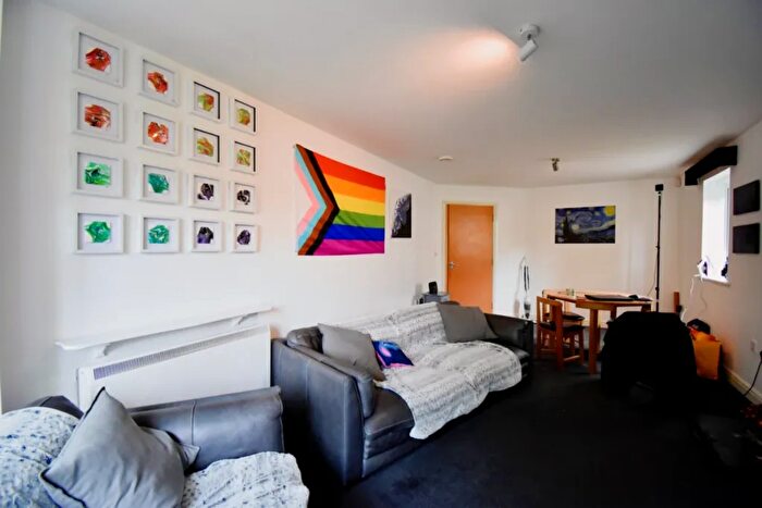 2 Bedroom Flat To Rent In Apt, Birmingham, B29