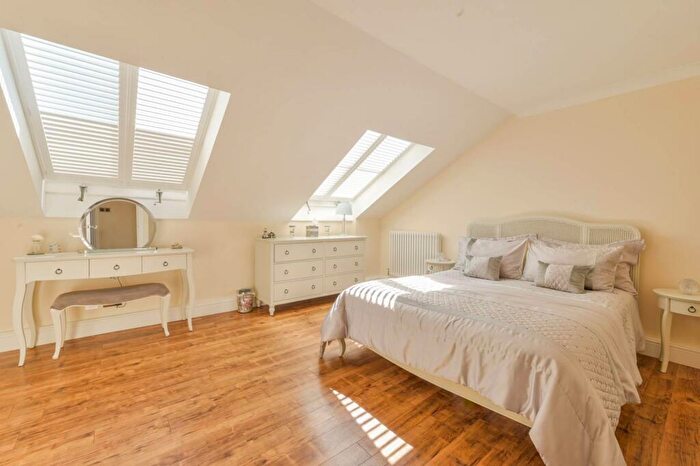 2 Bedroom Flat For Sale In Taffrail House, Tower Hamlets, London, E14