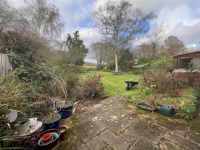 3 Bedroom Detached House For Sale In Lagham Park, South Godstone