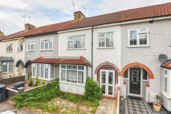 3 Bedroom Terraced House For Sale In Murchison Road, Hoddesdon, EN11