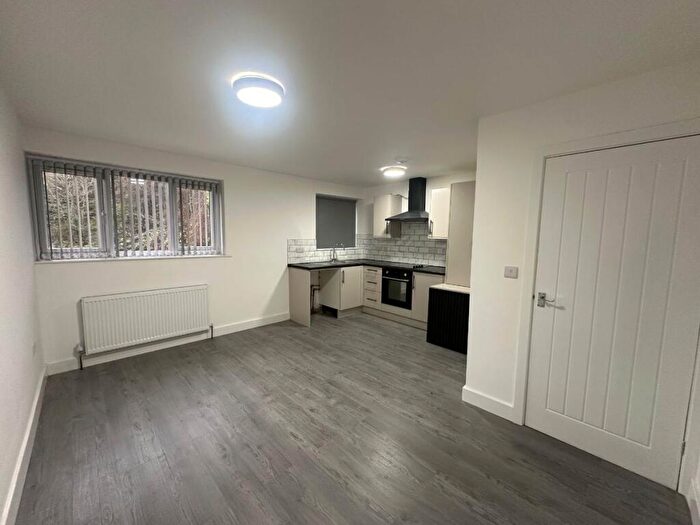 1 Bedroom Flat To Rent In Honeywood Drive, Nottingham, NG3