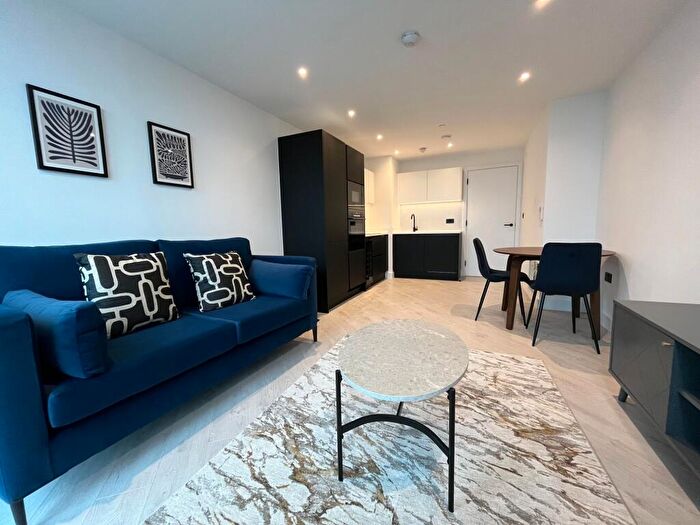 1 Bedroom Apartment To Rent In Trinity Way, Manchester, M3