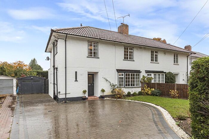3 Bedroom Semi Detached House For Sale In Brockswood Lane, Welwyn Garden City, AL8
