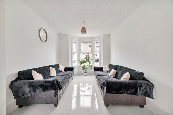 3 Bedroom Terraced House For Sale In Elsham Road, Leytonstone, E11