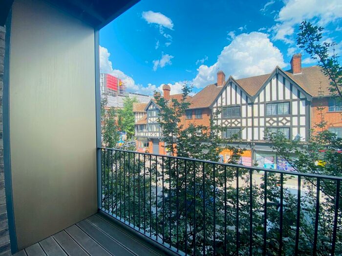 1 Bedroom Apartment To Rent In Central Cross, South End, CR0