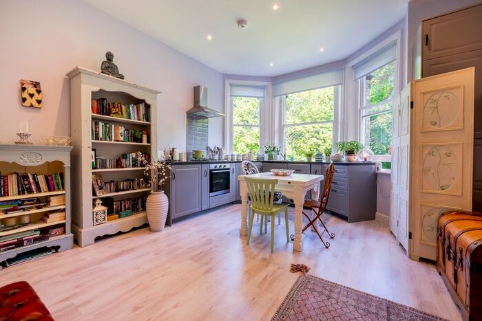2 Bedroom Flat To Rent In Netherhall Gardens, London, NW3