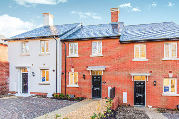 2 Bedroom Semi-Detached House To Rent In Kings Drive, Winchester, SO22