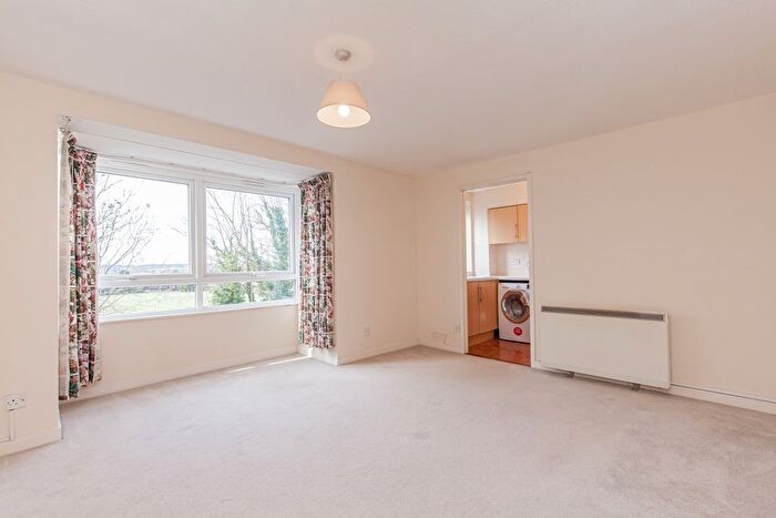 2 Bedroom Flat To Rent In Southfield Park, Oxford, OX4