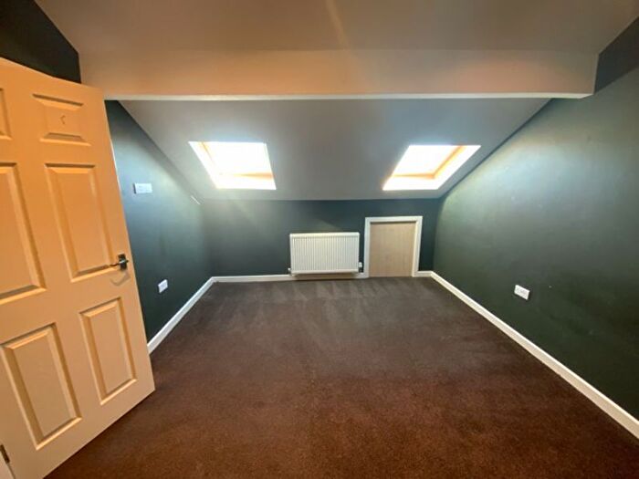 2 Bedroom Flat To Rent In Chorley Old Road, Bolton, BL1