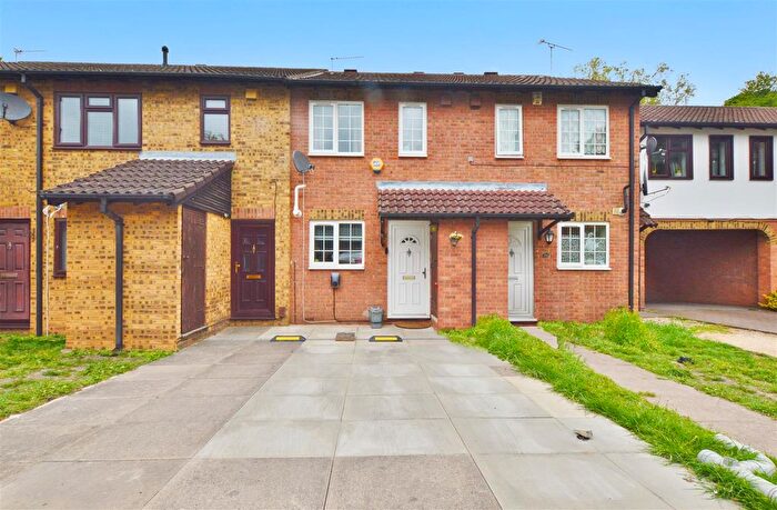 2 Bedroom Terraced House For Sale In Jellicoe Close, Slough, SL1