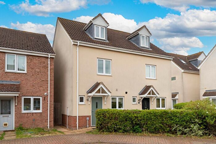3 Bedroom Semi-Detached House For Sale In Collingwood Drive, Longstanton, CB24