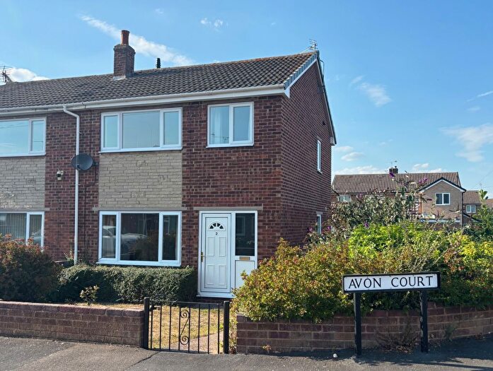 3 Bedroom Semi-Detached House To Rent In Avon Court, Doncaster, DN9