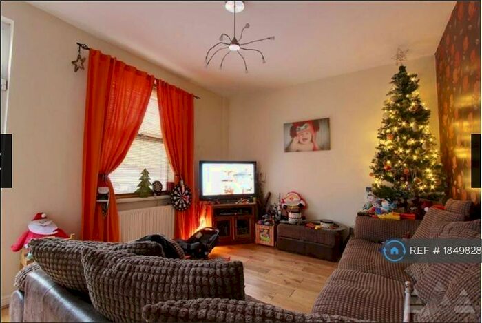 3 Bedroom Flat To Rent In North Street, Langwith, Mansfield, NG20