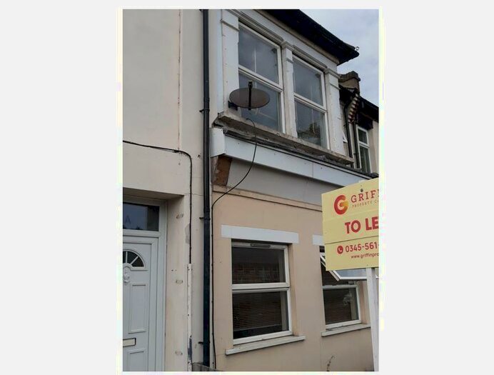 2 Bedroom Flat To Rent In Hamstel Road, Southend-on-Sea, SS2