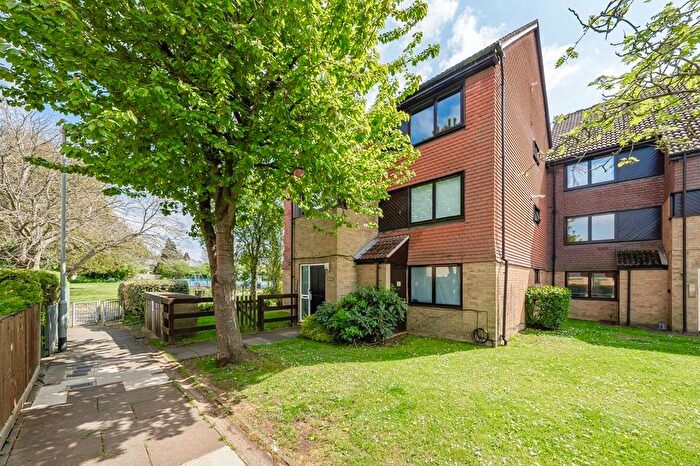 1 Bedroom Flat For Sale In Peerless Drive, Harefield, Uxbridge, UB9