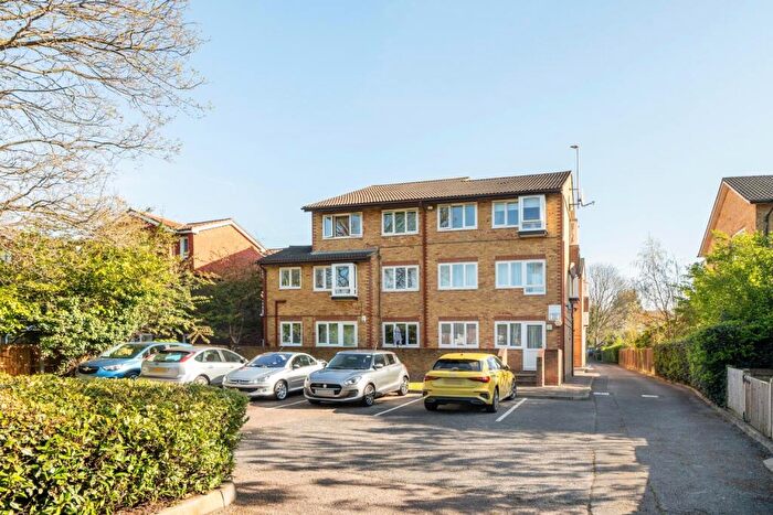 1 Bedroom Flat To Rent In Copers Cope Road, Beckenham, BR3