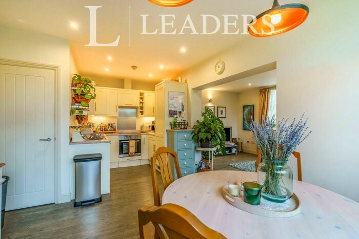 2 Bedroom Cottage To Rent In White Chimney Row, Emsworth, PO10