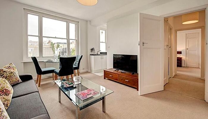 1 Bedroom Flat To Rent In Hill Street, Mayfair, W1J