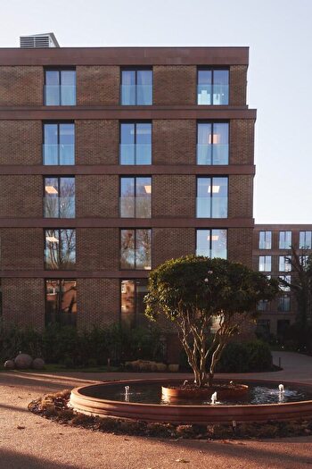 Studio To Rent In Wilesden Lane, London, NW6