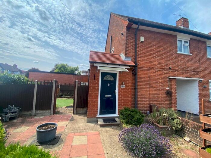 2 Bedroom Maisonette To Rent In Park Road, Enfield, EN3