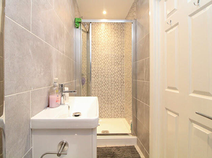 3 Bedroom Flat To Rent In Shirley Road, Southampton, SO15