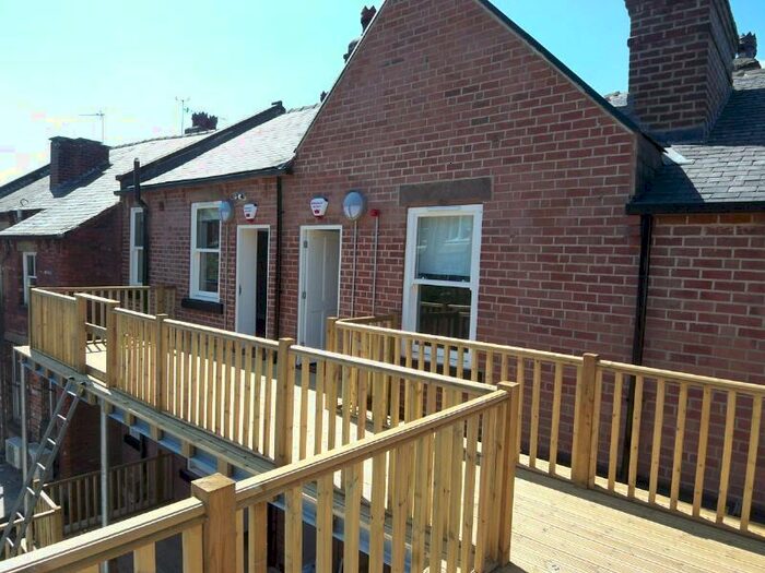 2 Bedroom Apartment To Rent In Park Gate, Roundhay Road, LS8