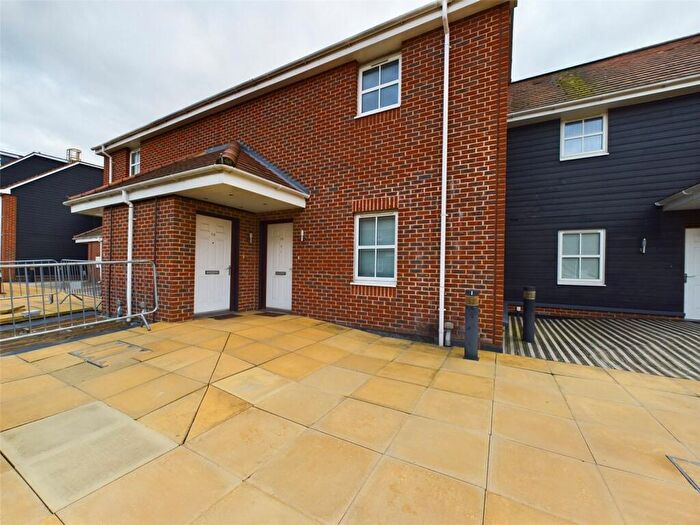 2 Bedroom Flat To Rent In Market Place, Romford, RM1