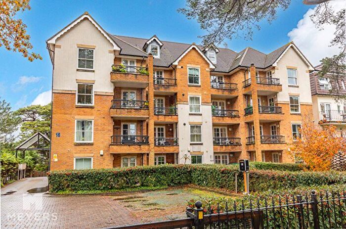 2 Bedroom Apartment For Sale In The Pines, Knyveton Road, Bournemouth, BH1