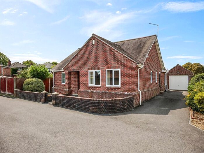 2 Bedroom Bungalow For Sale In Leigh Close, Wimborne, Dorset, BH21