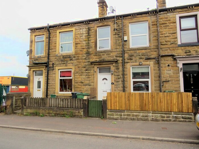 2 Bedroom Property To Rent In Bradford Road, Birstall, Batley, WF17