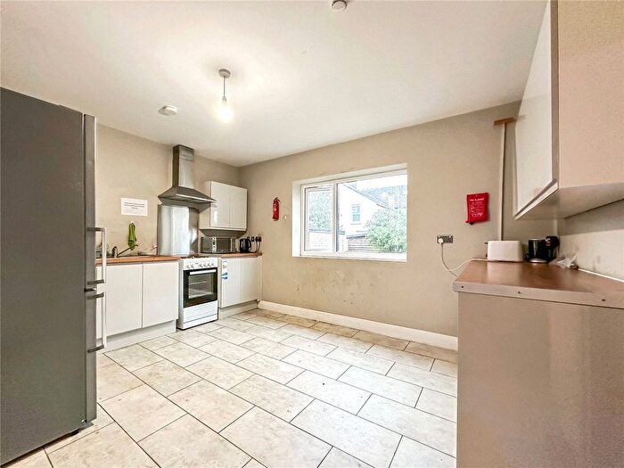 5 Bedroom Detached House To Rent In Cleave Road, Gillingham, Kent, ME7