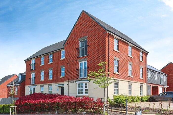 2 Bedroom Flat For Sale In Provence Drive, Bearwood, Bournemouth, Dorset, BH11