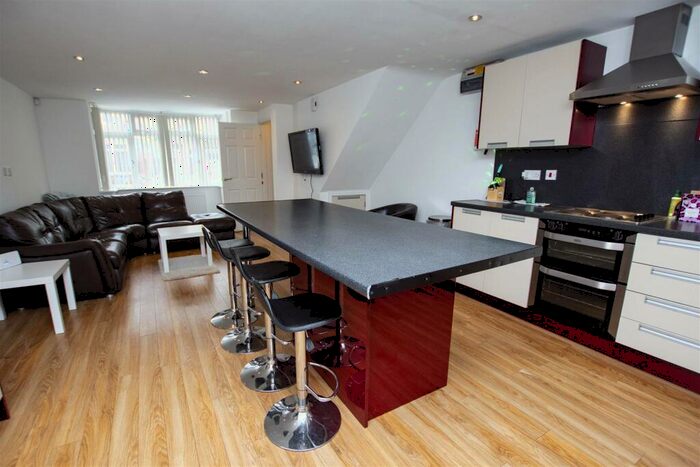 6 Bedroom House To Rent In Coronation Road, Selly Oak, Birmingham, B29