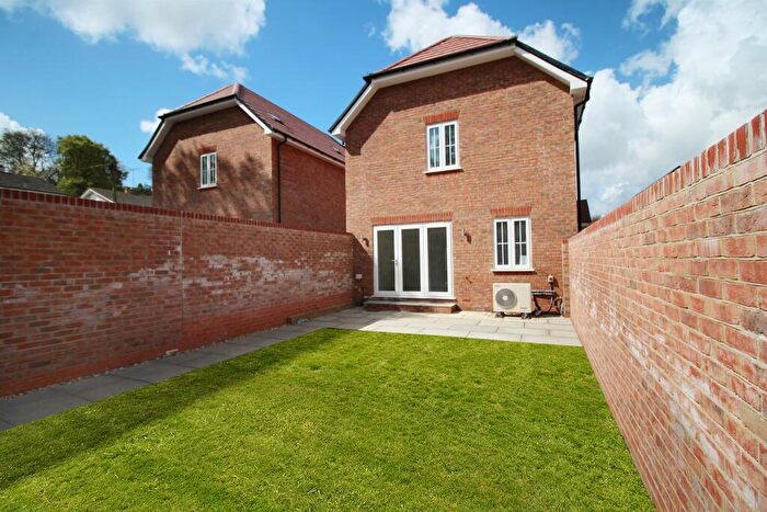 3 Bedroom Detached House For Sale In Beacon Bottom, Park Gate, Southampton, SO31