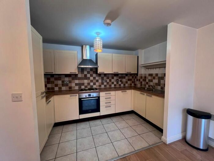 2 Bedroom Flat To Rent In Orchard Street, Rainham, Gillingham, ME8