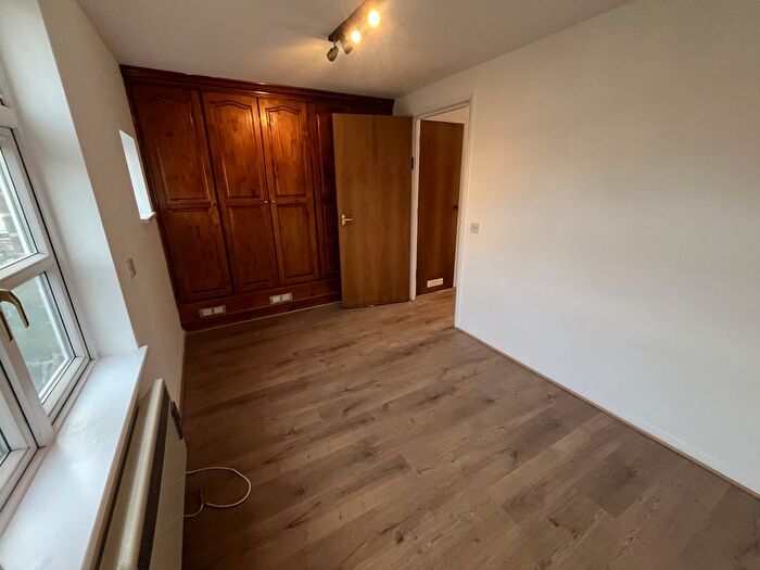 1 Bedroom Flat To Rent In Sampson Avenue, Barnet, EN5
