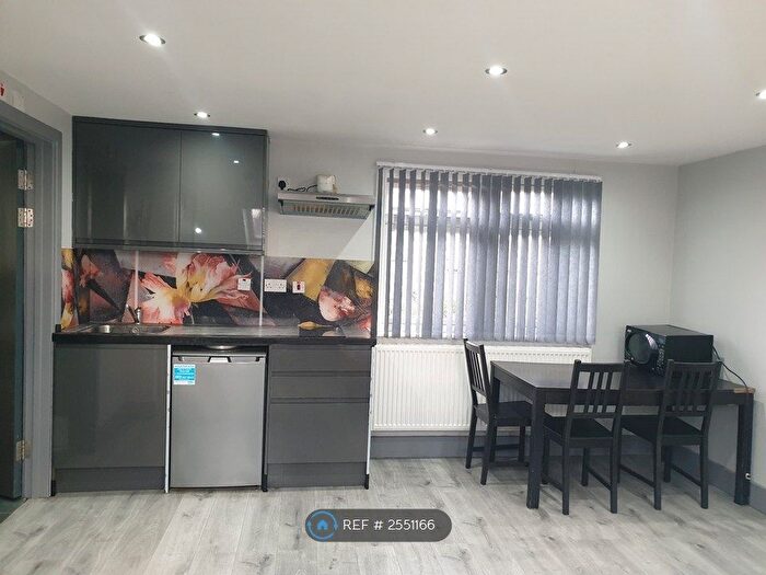 Studio To Rent In Ferndown, Northwood, HA6