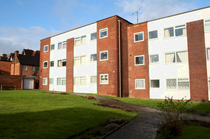 2 Bedroom Ground Flat To Rent In North Road Maidenhead Berkshire, SL6
