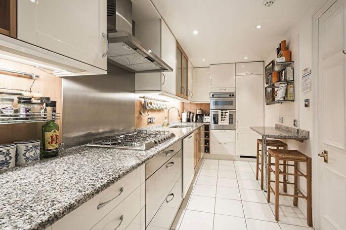 3 Bedroom Flat To Rent In Prince Consort Road, London, SW7