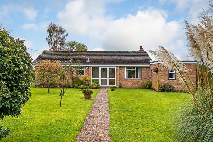 3 Bedroom Detached Bungalow For Sale In Main Road, Owslebury, Winchester, SO21