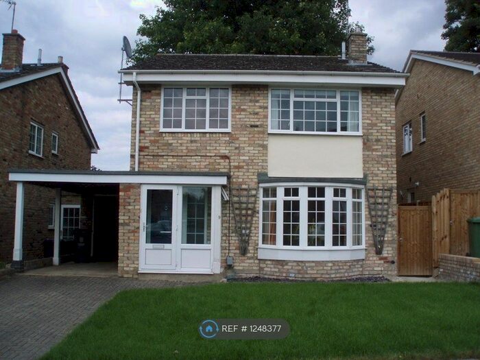 4 Bedroom Detached House To Rent In The Lawns, Royston SG8